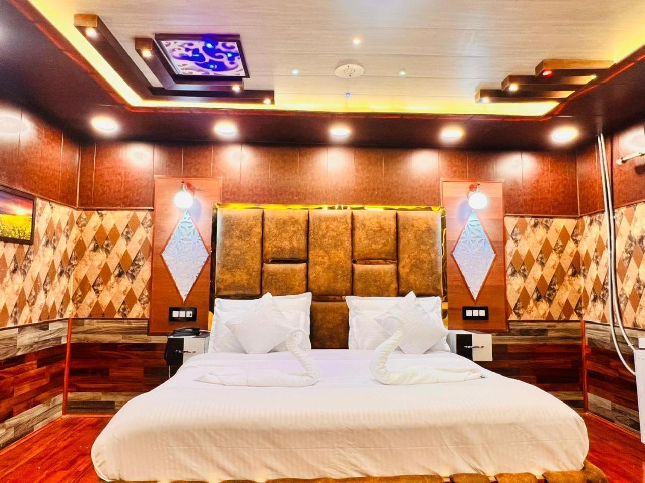 ไพน์ วิว รีสอร์ต - คุลมรรค Hotel กุลมาร์ค ภายนอก รูปภาพ