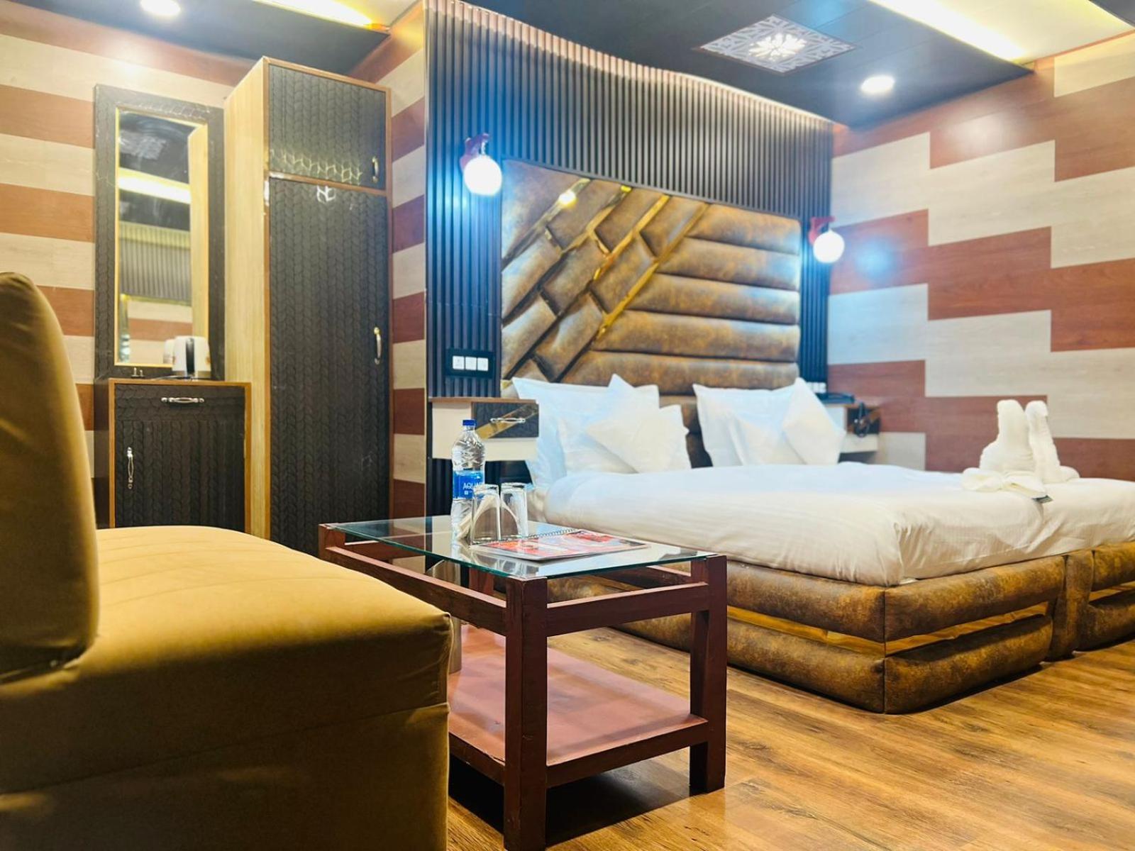 ไพน์ วิว รีสอร์ต - คุลมรรค Hotel กุลมาร์ค ภายนอก รูปภาพ