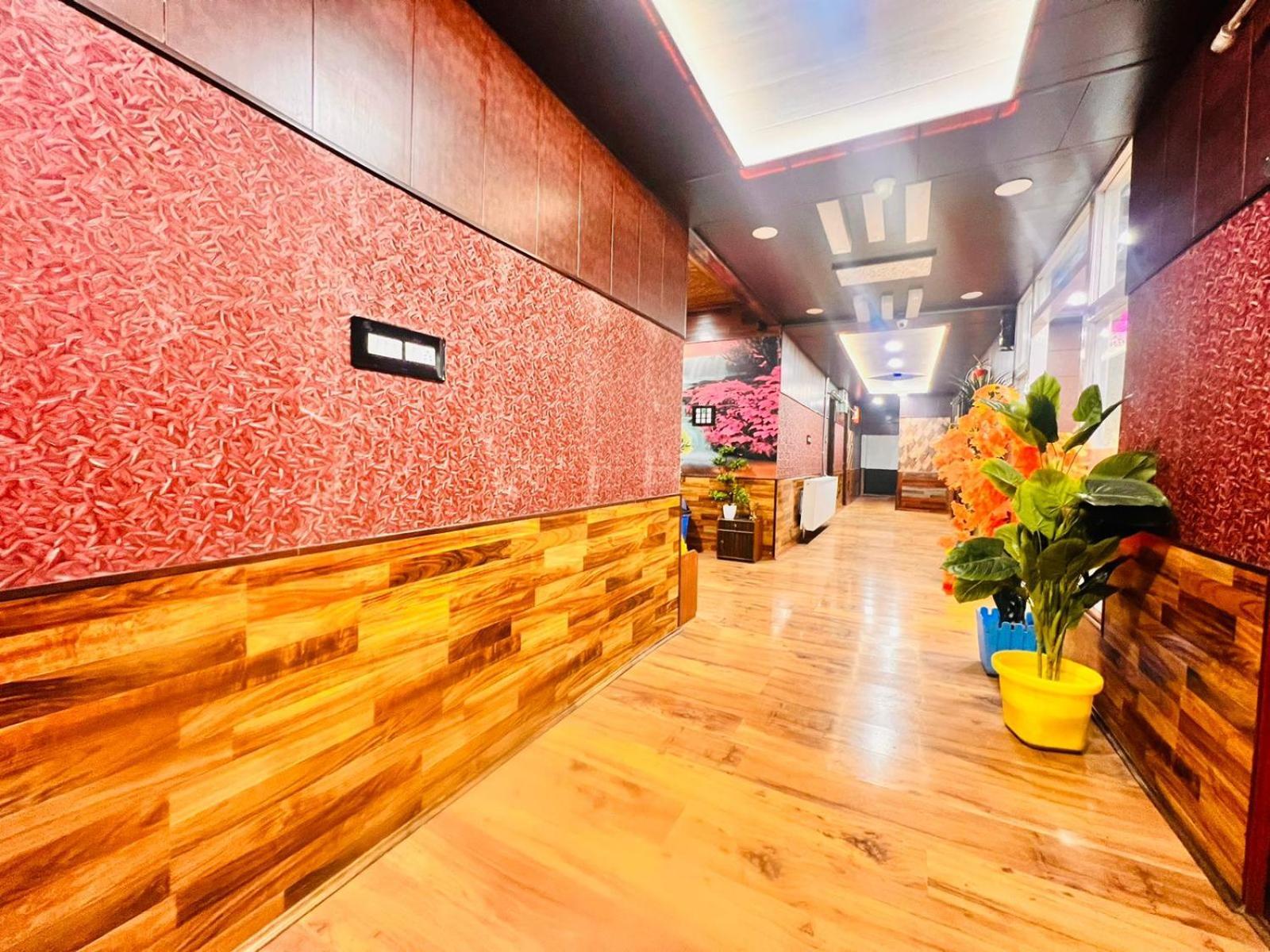 ไพน์ วิว รีสอร์ต - คุลมรรค Hotel กุลมาร์ค ภายนอก รูปภาพ