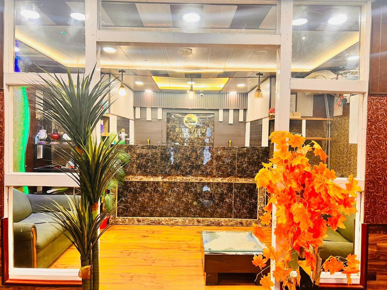 ไพน์ วิว รีสอร์ต - คุลมรรค Hotel กุลมาร์ค ภายนอก รูปภาพ