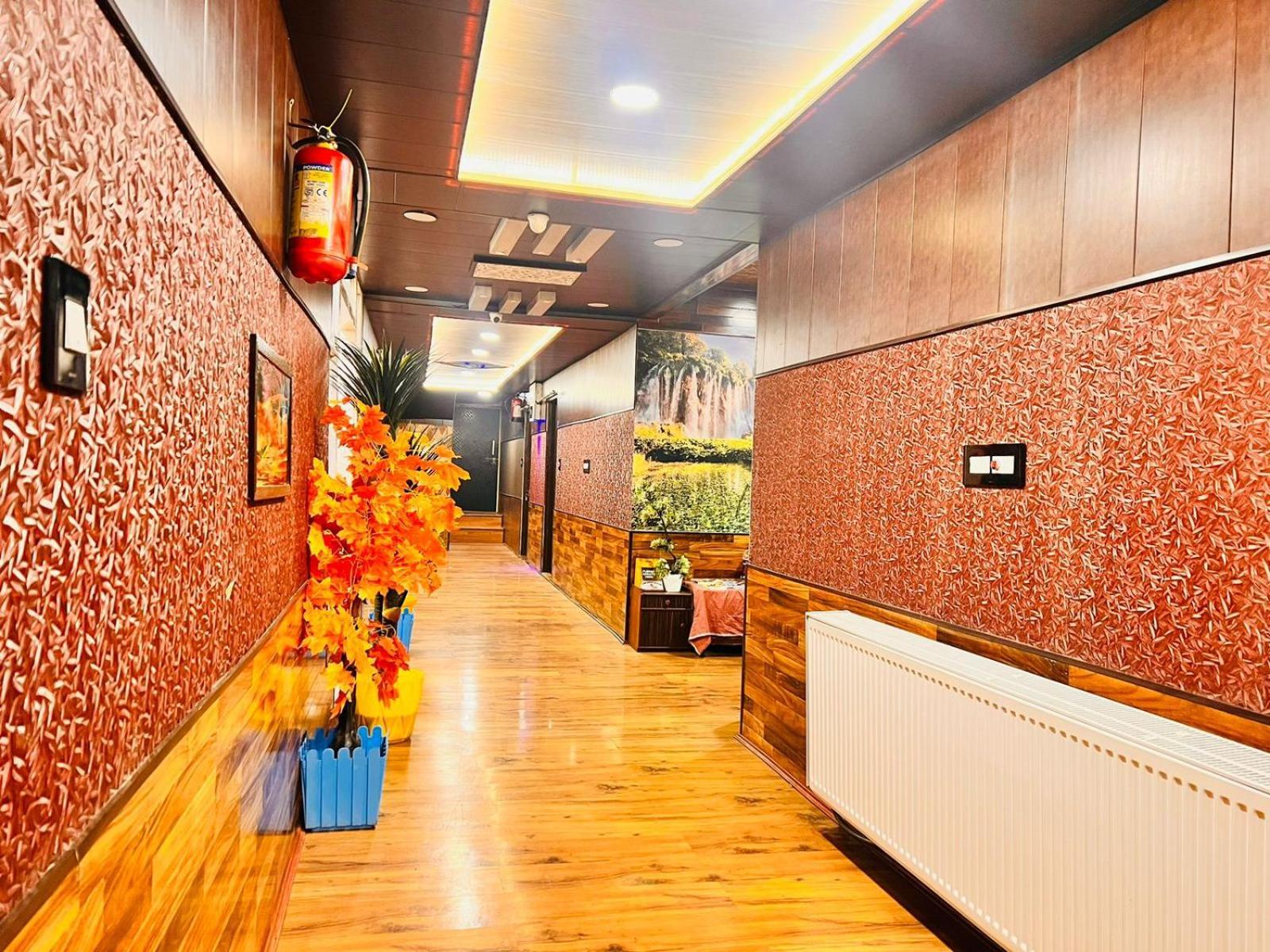 ไพน์ วิว รีสอร์ต - คุลมรรค Hotel กุลมาร์ค ภายนอก รูปภาพ