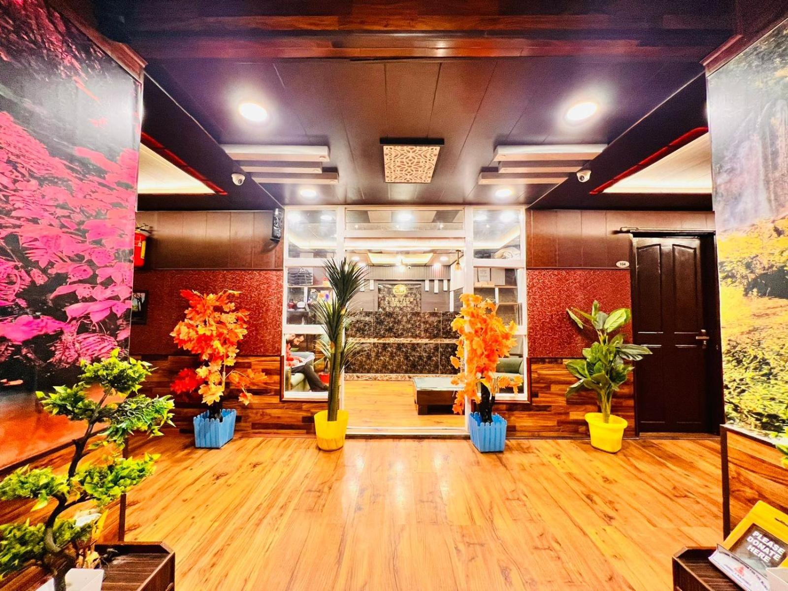 ไพน์ วิว รีสอร์ต - คุลมรรค Hotel กุลมาร์ค ภายนอก รูปภาพ