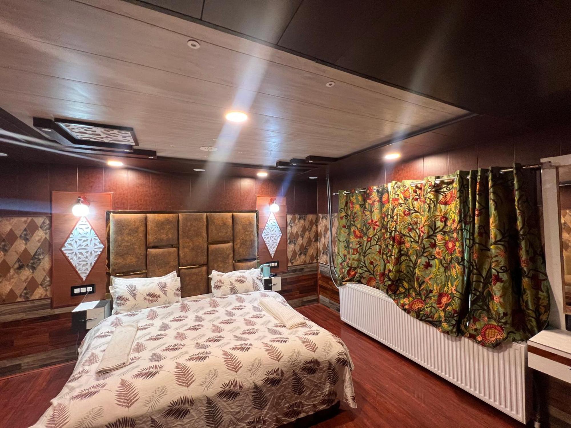 ไพน์ วิว รีสอร์ต - คุลมรรค Hotel กุลมาร์ค ภายนอก รูปภาพ