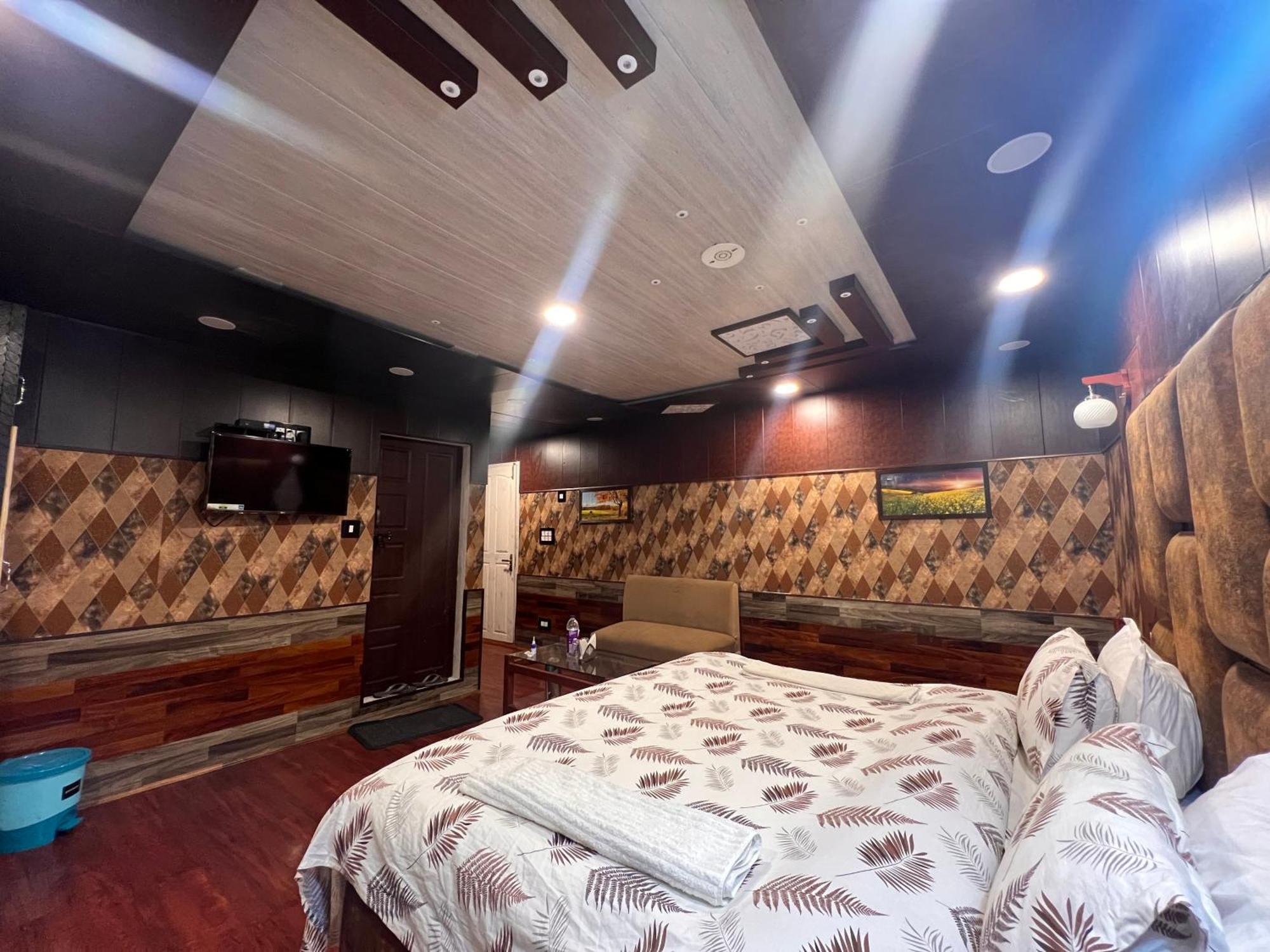 ไพน์ วิว รีสอร์ต - คุลมรรค Hotel กุลมาร์ค ภายนอก รูปภาพ